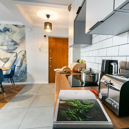 Nowogrodzka 78 - Apartament Dla 4 Osob - 200M Od Szpitala Klinicznego Na Lindleya - 1Km Do Dworca Centralnego - Wifi - Smart Tv 45 Cali Varsavia Esterno foto